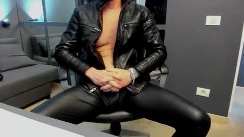 AronGrant online show from 12.18.25