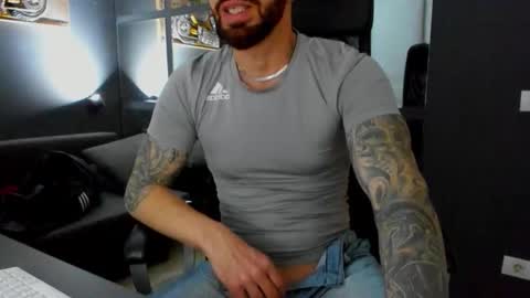 AronGrant online show from 02.11.26