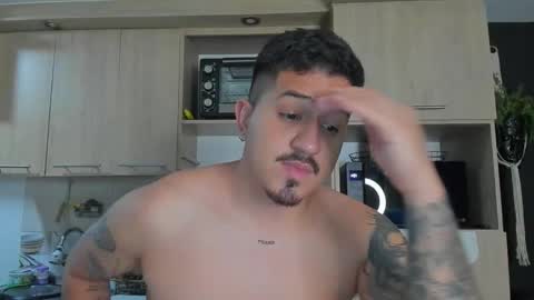 ARON  Independent model  online show from 11.15.25