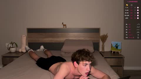 Snapshot of aronyou_win chatting on 11.14.25 Aron and Phil solo online show from 11.14.25