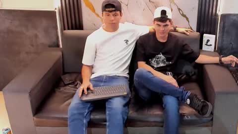 Aroon   online show from 05.08.26