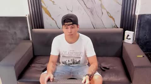 Aroon   online show from 05.12.26
