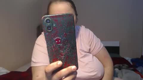Snapshot of arriana98 chatting on 12.02.25 Arriana online show from 12.02.25