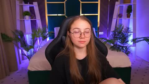 arrinawair online show from 10.28.25