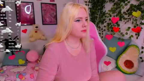 art_lovee_ online show from 02.25.26