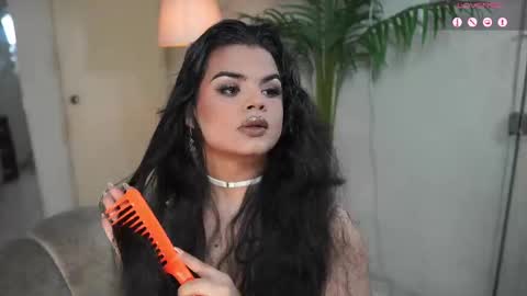 Chloe  online show from 09.24.25