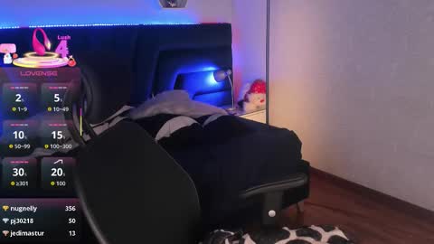 Snapshot of artemis_nyx chatting on 12.13.25 artemis_nyx online show from 12.13.25