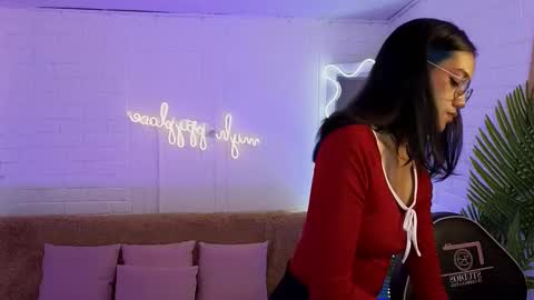 Snapshot of artemiss_tay chatting on 09.19.25 artemiss_tay online show from 09.19.25