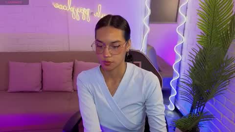 Snapshot of artemiss_tay chatting on 09.23.25 artemiss_tay online show from 09.23.25