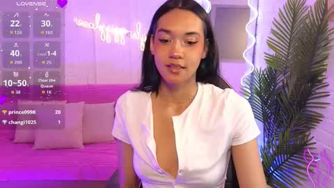 Snapshot of artemiss_tay chatting on 10.14.25 artemiss_tay online show from 10.14.25