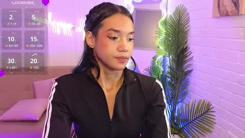 Snapshot of artemiss_tay chatting on 10.18.25 artemiss_tay online show from 10.18.25