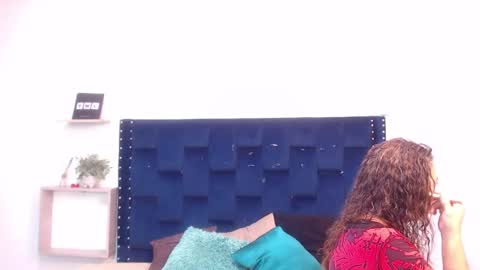 Snapshot of artemiza_love_ chatting on 02.17.25 artemiza online show from 02.17.25