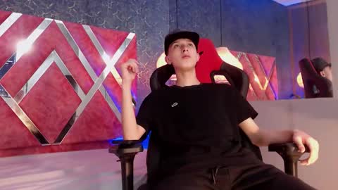 arthurcox_ online show from 09.08.25