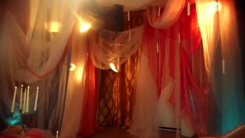 The ticket show has been postponed to Monday tomorrow. Sorry womens day online show from 10.26.25