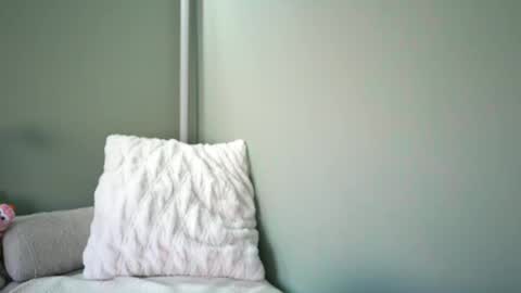 Ms Paradise online show from 12.10.24