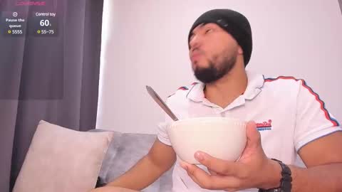 arturguy01 online show from 01.17.25