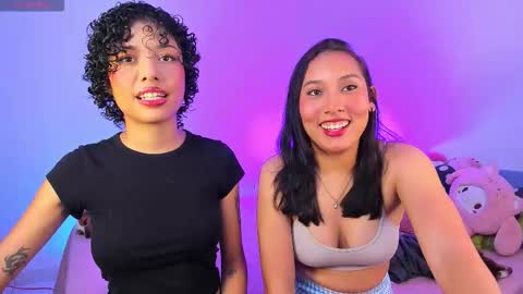 Snapshot of ary_and_kel chatting on 11.29.25 Ariana and Kelsieh online show from 11.29.25