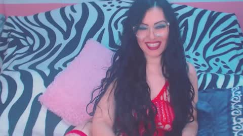 Snapshot of ary_z chatting on 10.28.25 Ary online show from 10.28.25