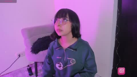 Snapshot of arya_line chatting on 05.27.26 Arys online show from 05.27.26