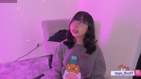 Snapshot of arya_line chatting on 06.04.26 Arys online show from 06.04.26