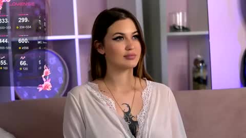 Lunaa  online show from 02.02.25