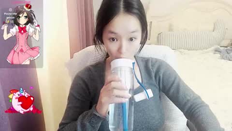 Snapshot of arylia_3 chatting on 10.27.25 Lily online show from 10.27.25