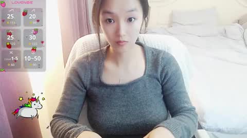 Snapshot of arylia_3 chatting on 12.04.25 Lily online show from 12.04.25