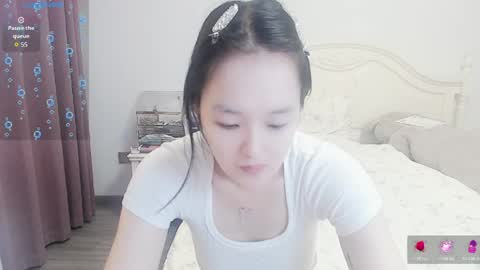 Snapshot of arylia_3 chatting on 05.28.26 Lily online show from 05.28.26