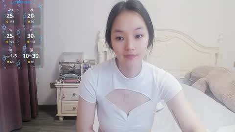 Snapshot of arylia_3 chatting on 06.08.26 Lily online show from 06.08.26