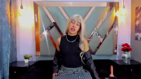 Asa Noir online show from 12.17.25