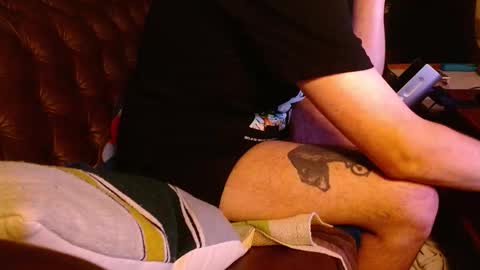 Snapshot of aschke chatting on 10.30.25 aschke online show from 10.30.25