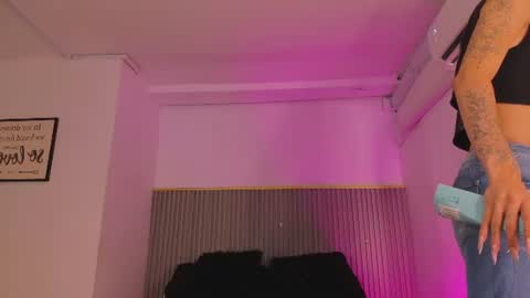 ash_valentine online show from 07.22.26