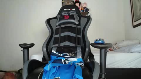 ash_wingrant online show from 03.04.25