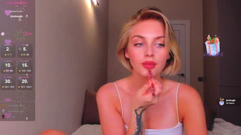 Snapshot of ashbunny_ chatting on 12.30.24 your pretty Ashley online show from 12.30.24