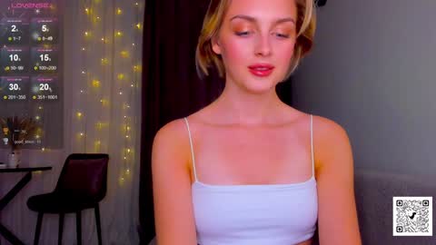 Snapshot of ashbunny_ chatting on 01.05.25 your pretty Ashley online show from 01.05.25