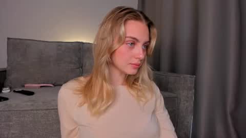 Snapshot of ashbunny_ chatting on 07.31.26 your pretty Ashley online show from 07.31.26