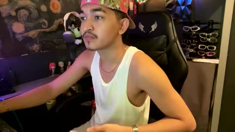 Snapshot of ashcross chatting on 12.01.25 Ash Cross online show from 12.01.25