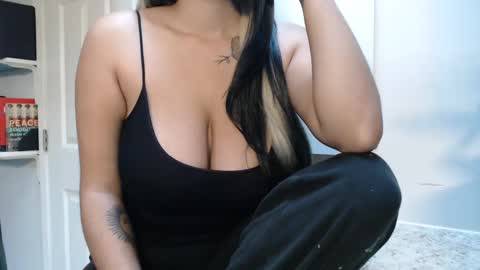 ashiika vay online show from 01.18.25