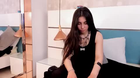 Snapshot of ashkoreh chatting on 10.18.25 Ashkoreh online show from 10.18.25
