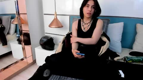Ashkoreh online show from 04.15.26