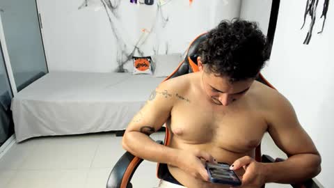 Snapshot of ashlan_king chatting on 11.10.25 ashlan_king online show from 11.10.25