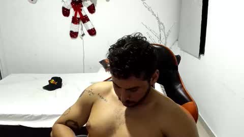 Snapshot of ashlan_king chatting on 12.17.25 ashlan_king online show from 12.17.25