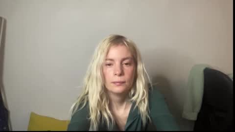 Snapshot of ashleebby818 chatting on 01.14.26 Ashlee online show from 01.14.26