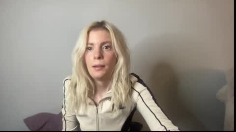 Snapshot of ashleebby818 chatting on 01.16.26 Ashlee online show from 01.16.26