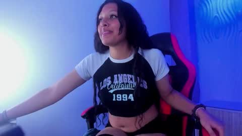 Snapshot of ashley17_ chatting on 11.25.25 ashley17_ online show from 11.25.25