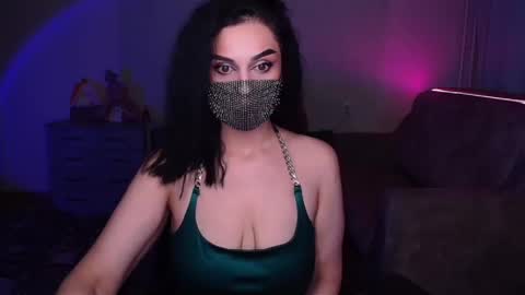 Snapshot of ashley__cooper__ chatting on 12.25.24   Yasmina   online show from 12.25.24