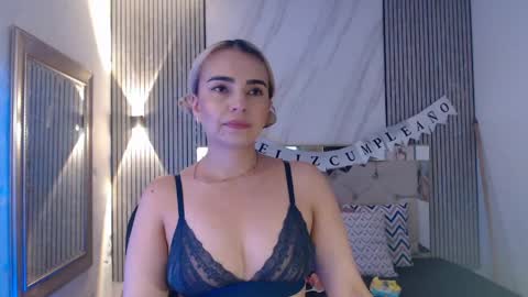 ashley__tylor online show from 04.28.26