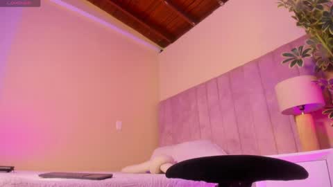 ashley_beaomunt online show from 04.25.26