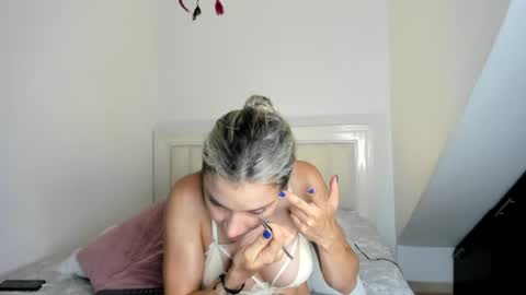 Snapshot of ashley_blair chatting on 07.04.26 ashley_blair online show from 07.04.26