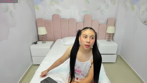 Snapshot of ashley_lee4u chatting on 04.12.26 ASHLEY online show from 04.12.26